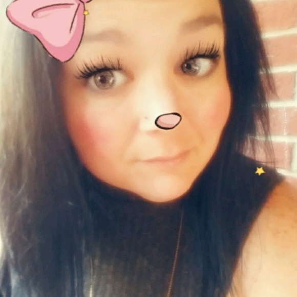 Meet your Posher, Andria - Picture 1 of 1